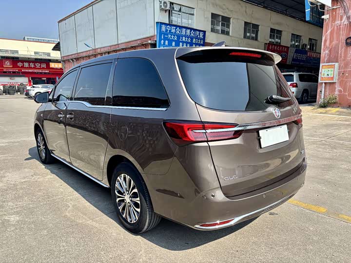 Фото 6 - Buick GL8 ES