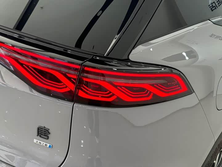 Фото 6 - BYD Tang Hybrid/EV