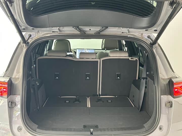 Фото 8 - BYD Tang Hybrid/EV