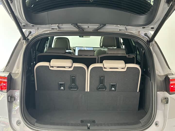 Фото 9 - BYD Tang Hybrid/EV