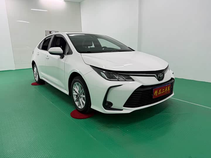 Фото 3 - Toyota Corolla