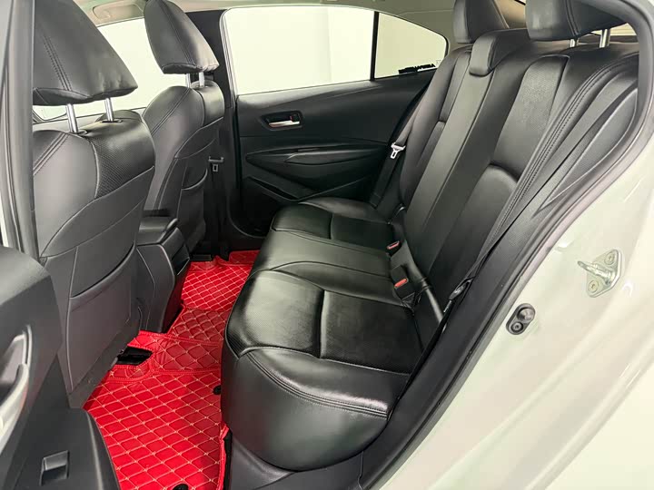 Фото 7 - Toyota Corolla