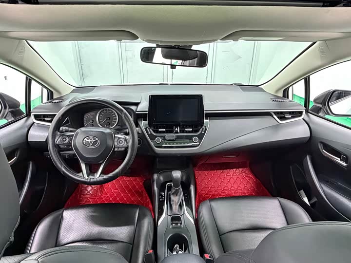 Фото 8 - Toyota Corolla