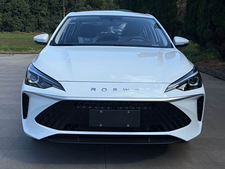 Фото 2 - Roewe i5