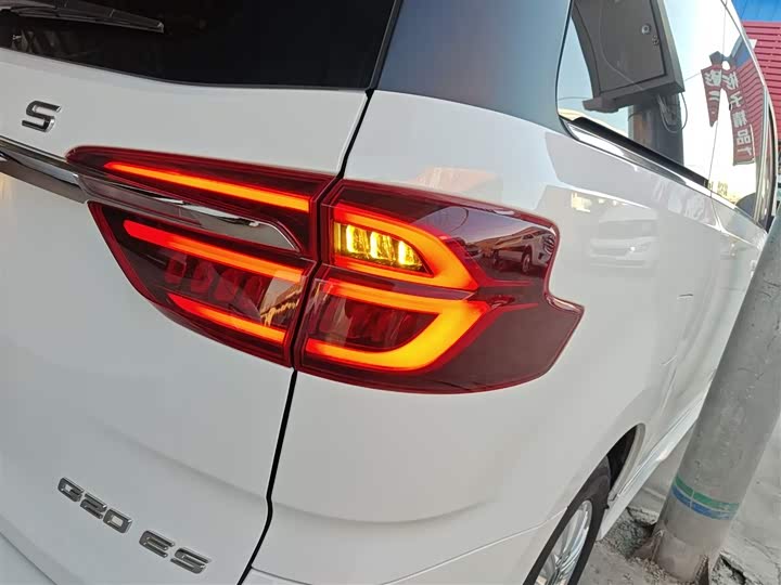 Фото 8 - Maxus G20