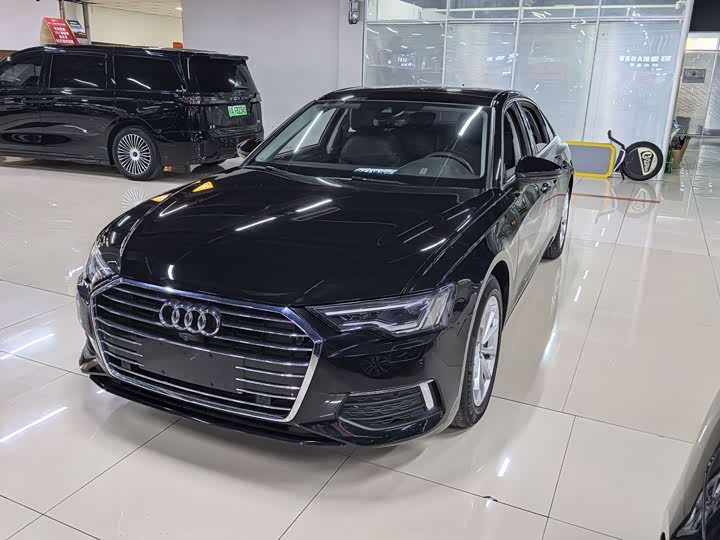 Фото 1 - Audi A6L