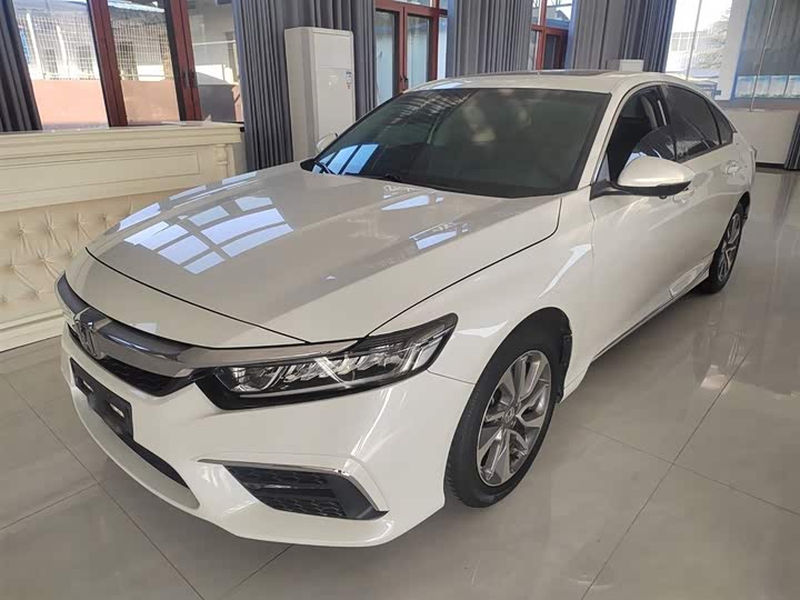 Фото 1 - Honda Inspire