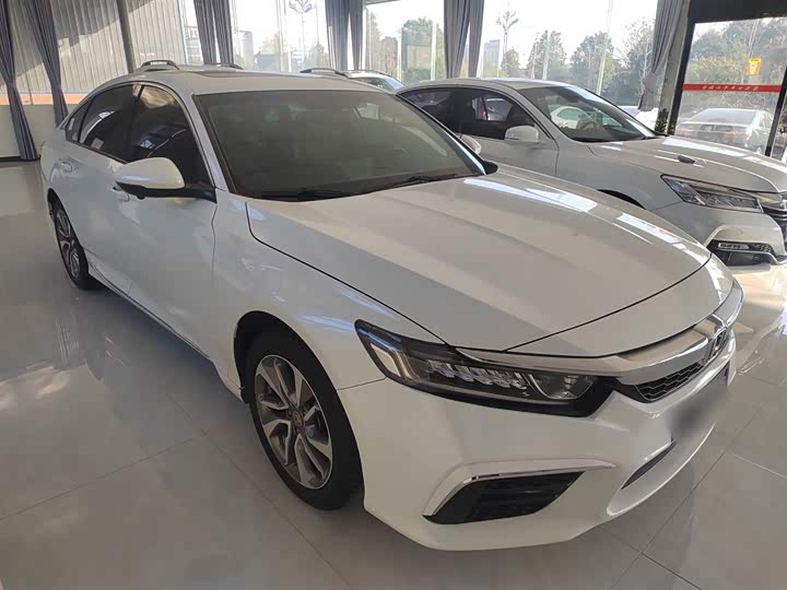 Фото 4 - Honda Inspire