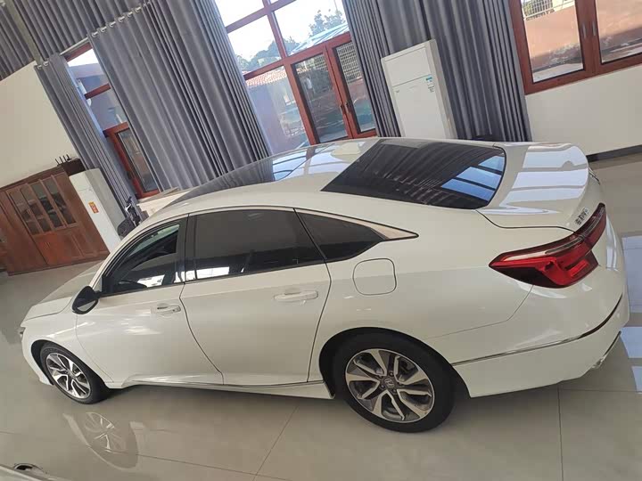 Фото 5 - Honda Inspire