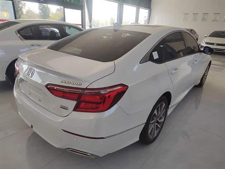 Фото 7 - Honda Inspire