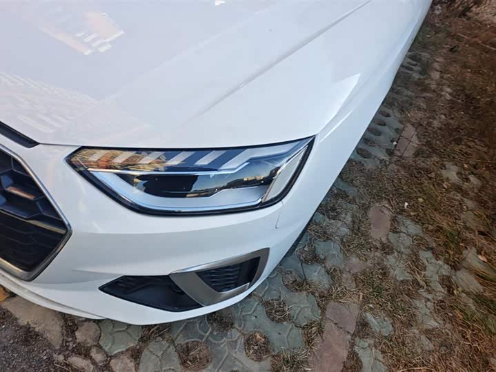 Фото 5 - Audi A4L