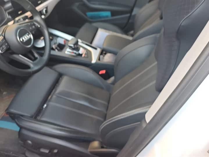 Фото 9 - Audi A4L