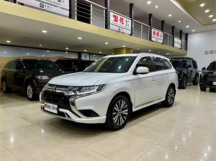 Фото 1 - Mitsubishi Outlander