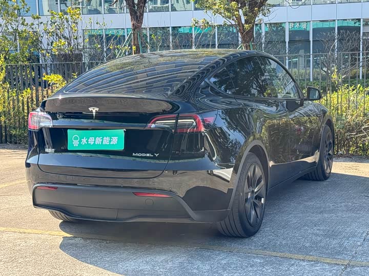 Фото 7 - Tesla Model Y