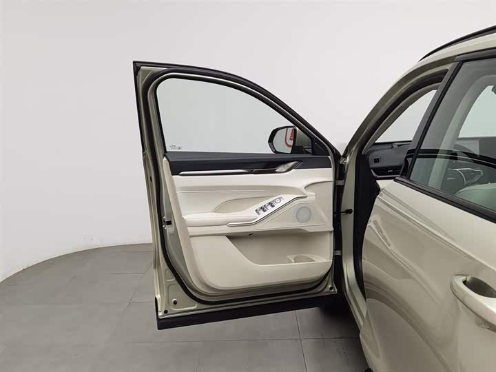 Фото 8 - Haval H6