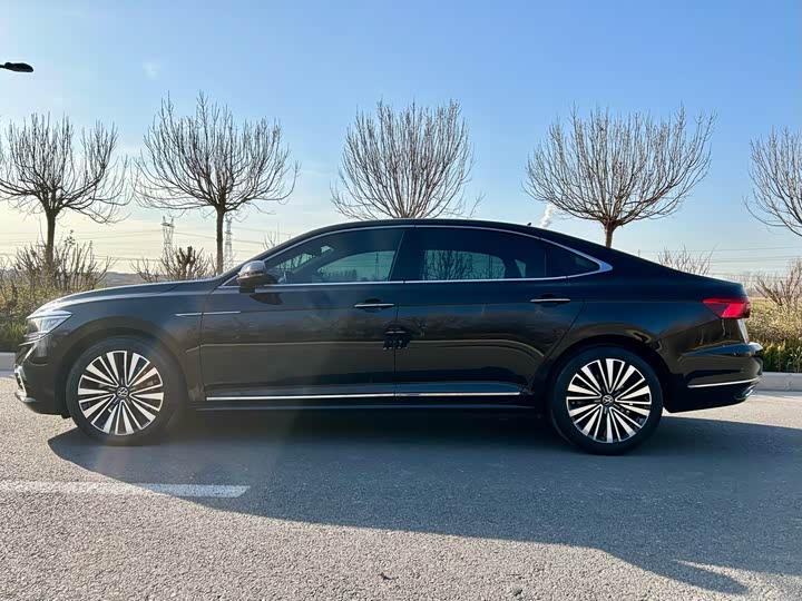 Фото 3 - Volkswagen Passat