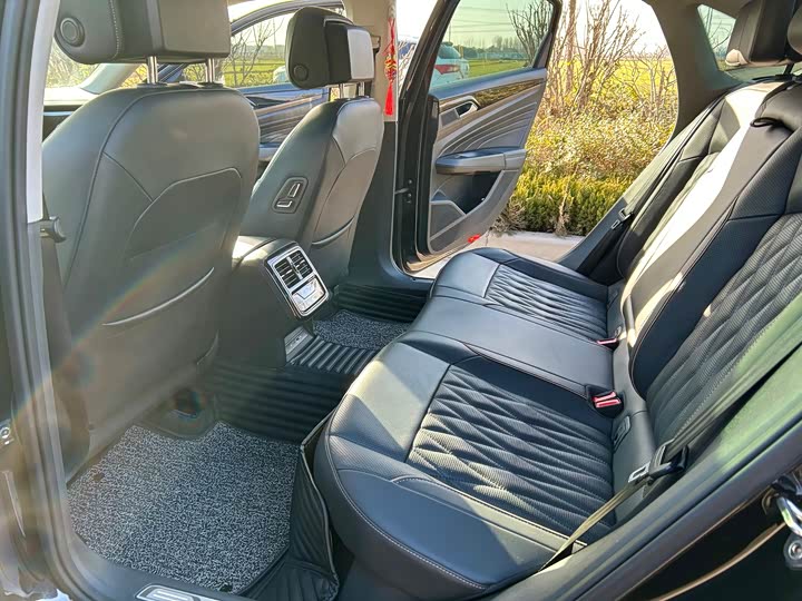 Фото 6 - Volkswagen Passat