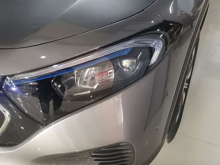 Фото 6 - Mercedes-Benz EQB