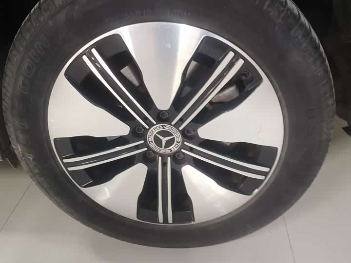 Фото 7 - Mercedes-Benz EQB