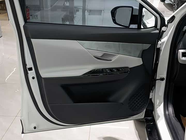 Фото 7 - Changan UNI-T