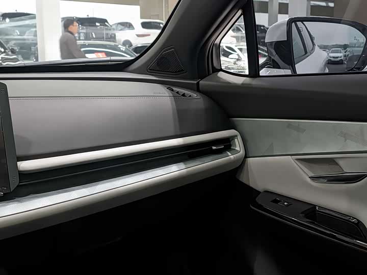 Фото 9 - Changan UNI-T