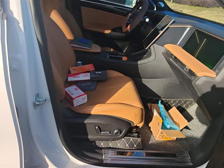 Фото 8 - Geely Galaxy L7