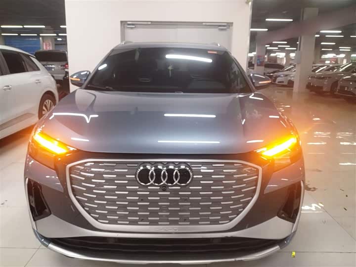 Фото 3 - Audi Q4 e-tron