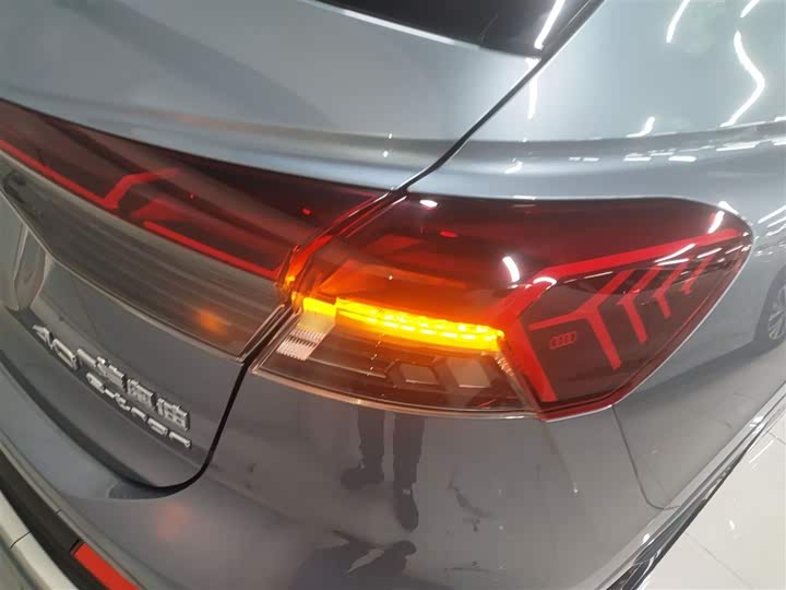 Фото 8 - Audi Q4 e-tron