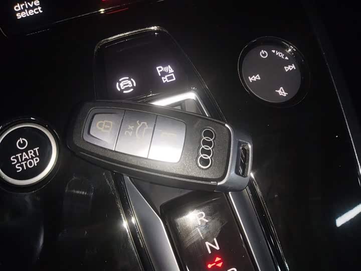 Фото 9 - Audi Q4 e-tron