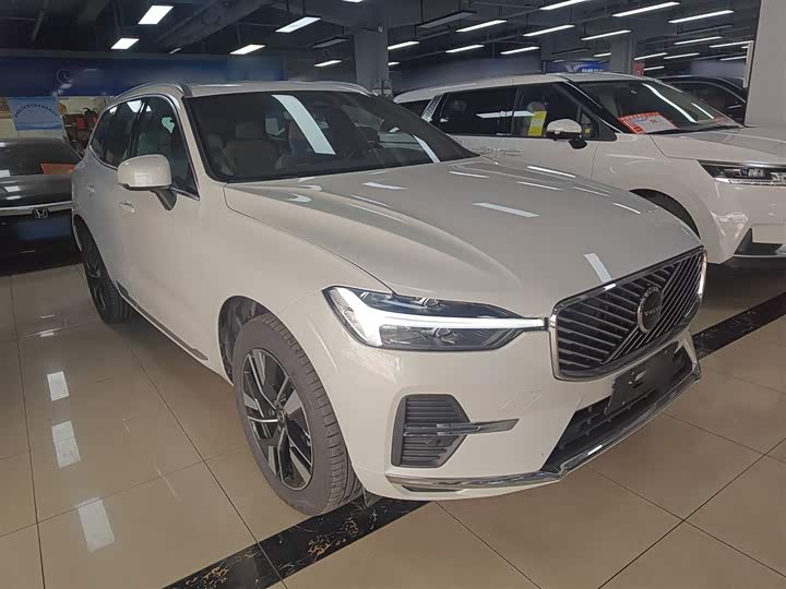 Фото 4 - Volvo XC60