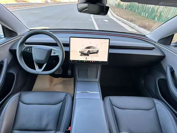 Фото 5 - Tesla Model 3