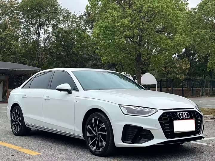 Фото 3 - Audi A4L