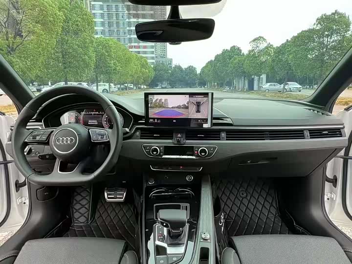 Фото 6 - Audi A4L