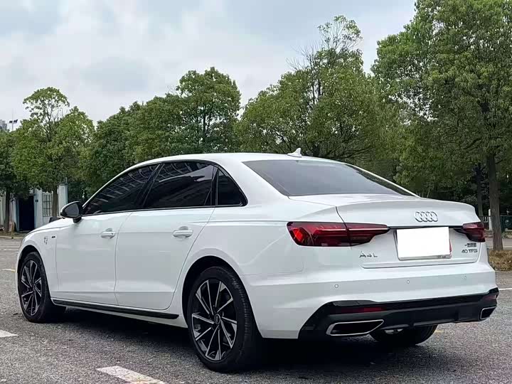 Фото 9 - Audi A4L