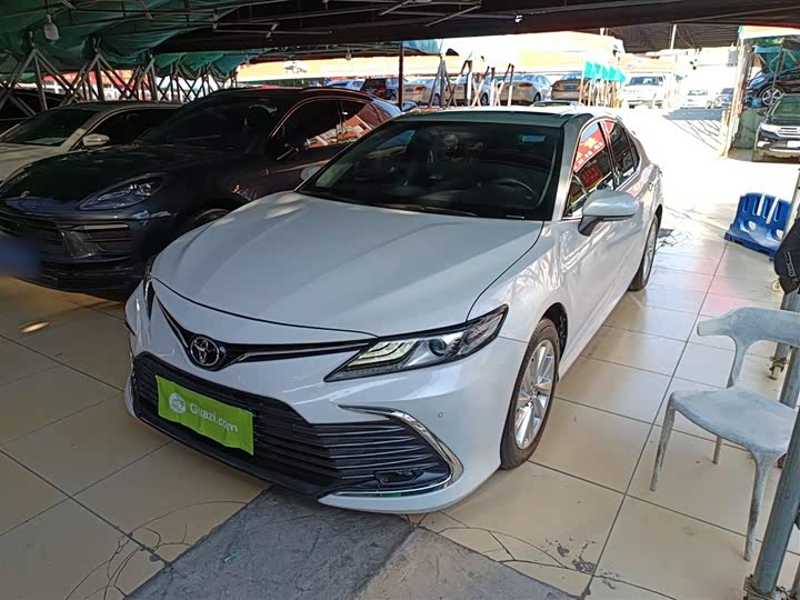 Фото 1 - Toyota Camry