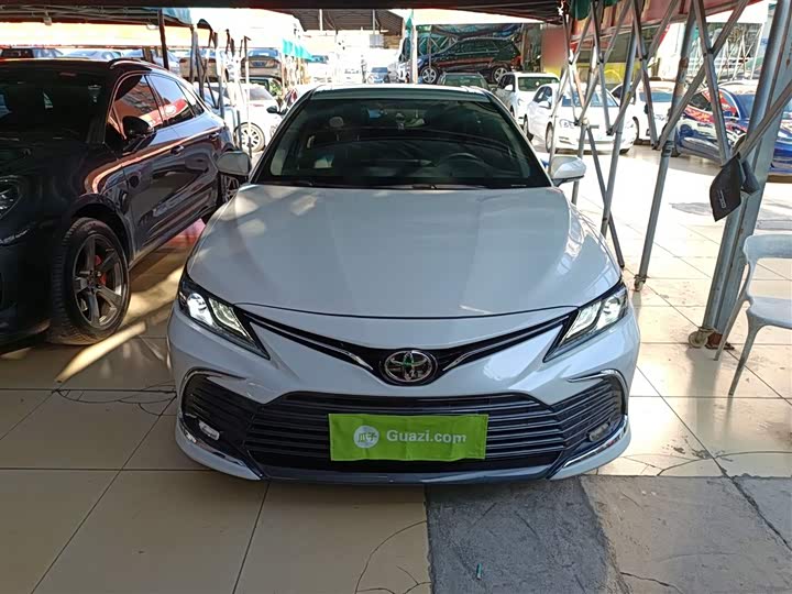 Фото 3 - Toyota Camry