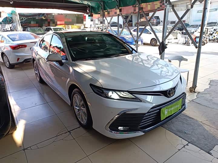 Фото 4 - Toyota Camry