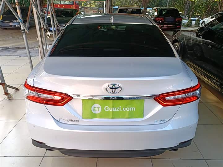 Фото 6 - Toyota Camry