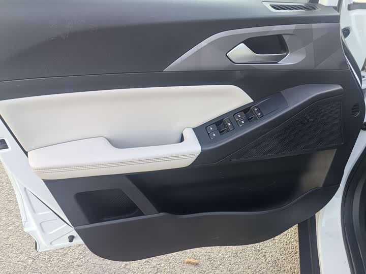 Фото 5 - Geely Geometry E Firefly