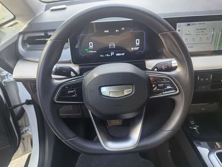 Фото 7 - Geely Geometry E Firefly