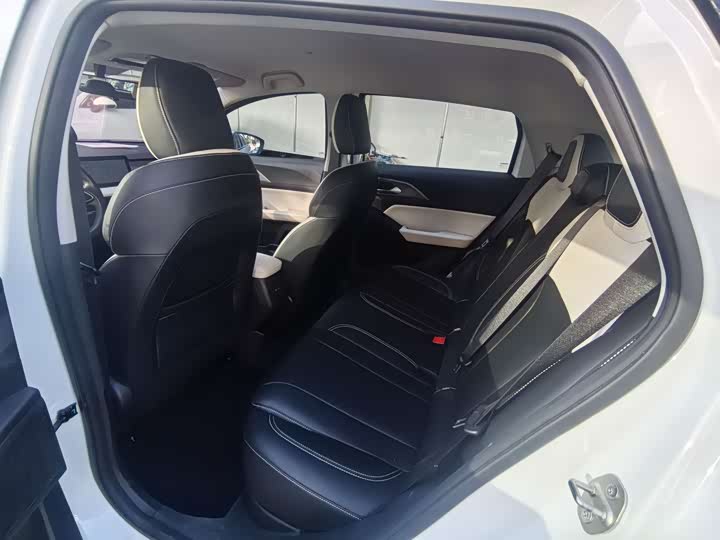 Фото 9 - Geely Geometry E Firefly