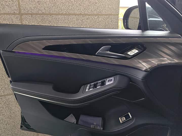 Фото 7 - Hongqi H9