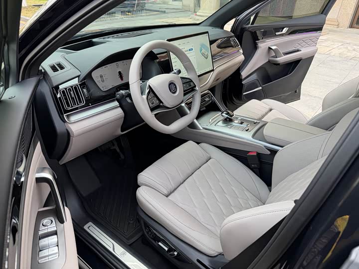 Фото 5 - BYD Tang Hybrid/EV