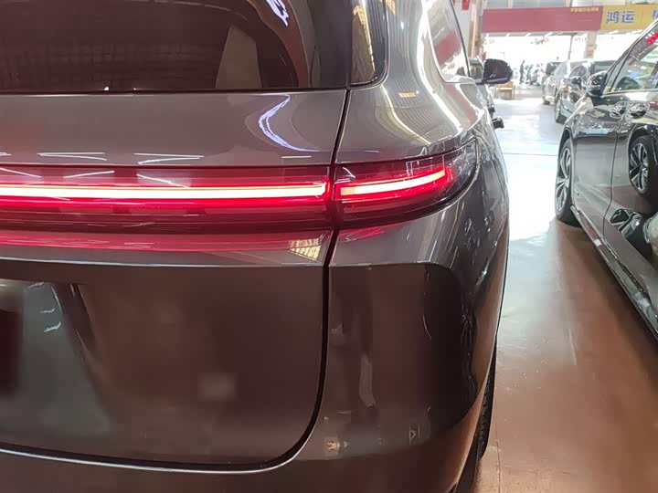 Фото 8 - LiXiang L9