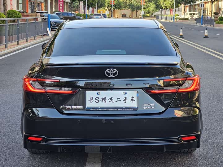 Фото 6 - Toyota Camry