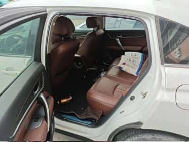 Фото 6 - Honda Avancier