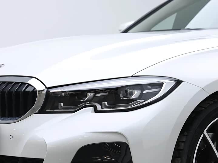 Фото 2 - BMW 3 Series
