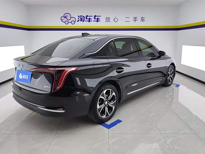 Фото 3 - Hongqi E-QM5