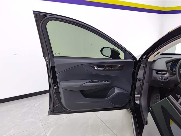 Фото 7 - Hongqi E-QM5