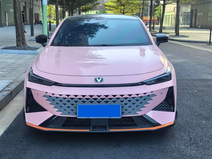 Фото 2 - Changan UNI-V